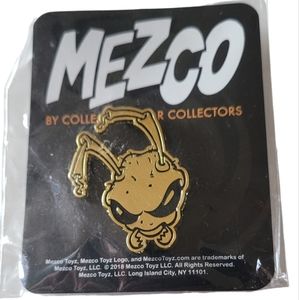 SDCC Mezco Toyz Logo Pin